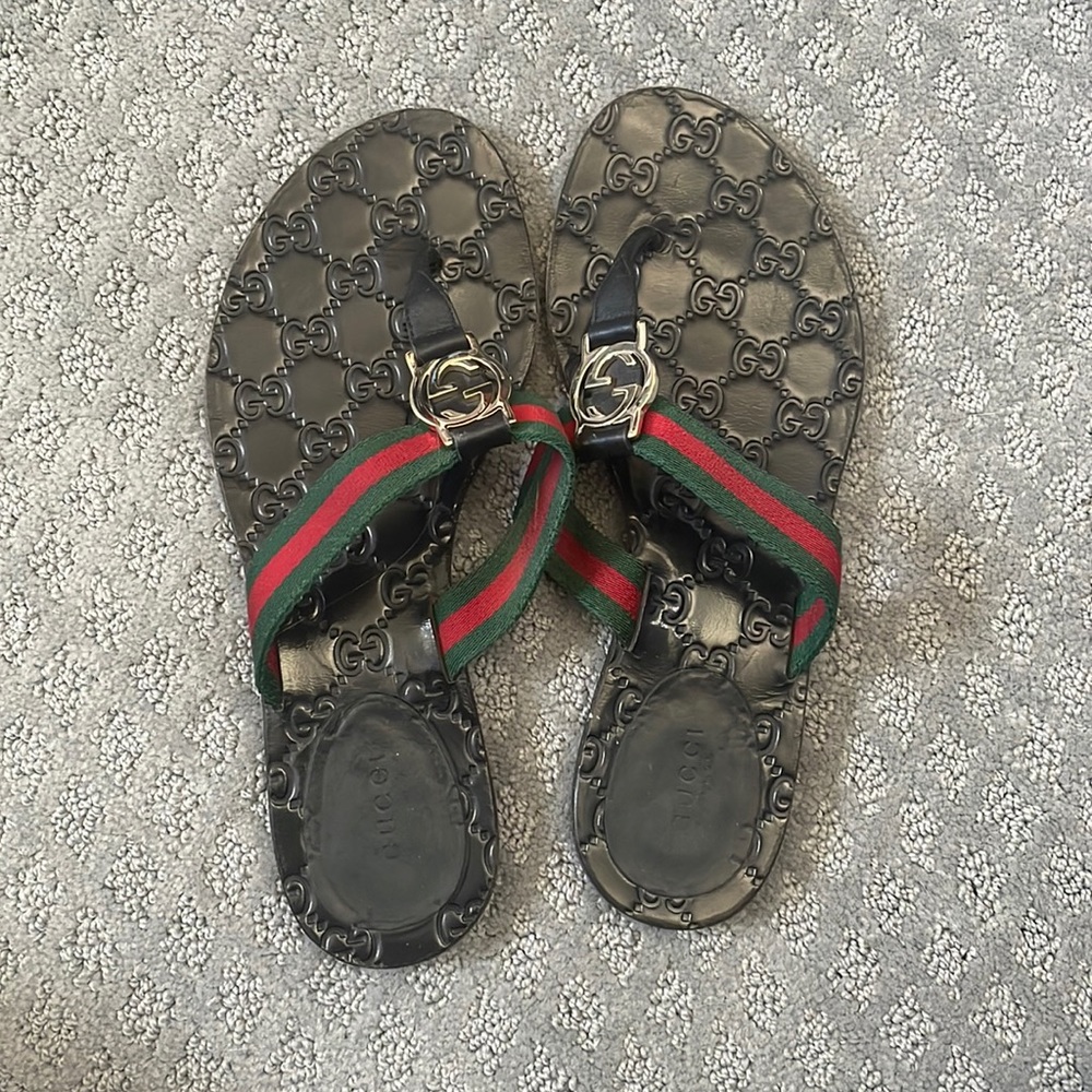 Gucci flip flops